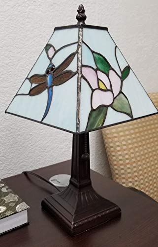Amora Lighting Tiffany Style Mission Dragonfly Table Lamp (8 inches Wide) - Image 2