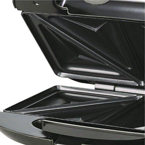 Brentwood TS-240B Black and Stainless Steel Sandwich Maker - Image 4